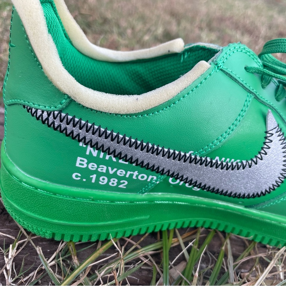 Green 
Nike off white - Picture 5 of 7